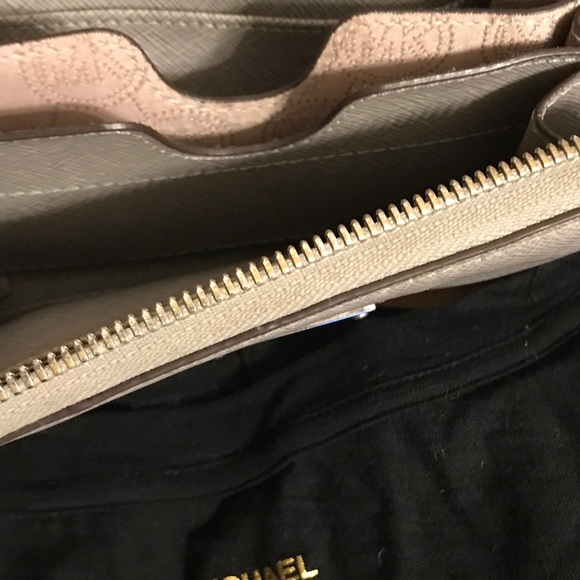 Michael Kors Wrist Wallet - Picture 6 of 6